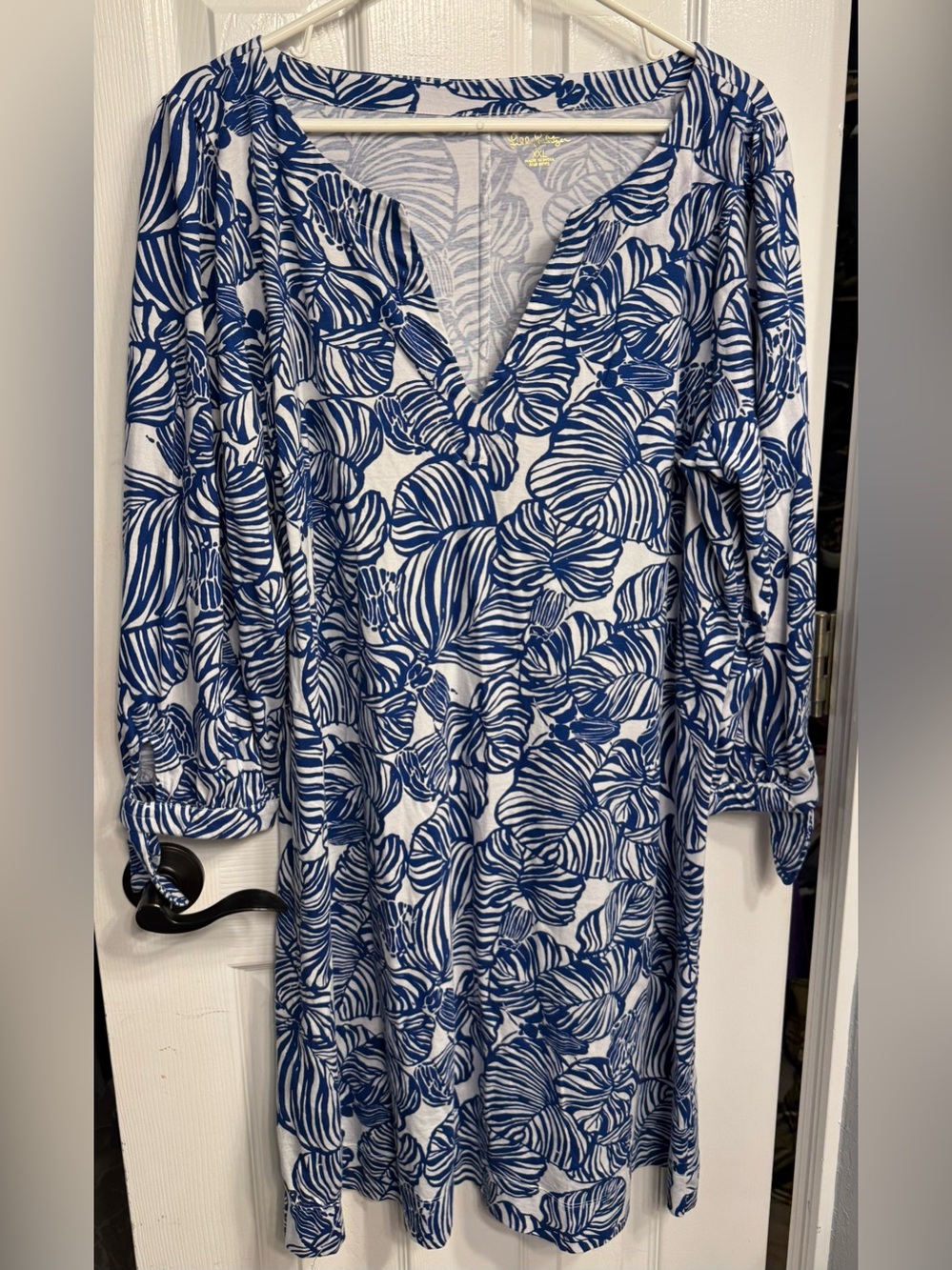 Lilly Pulitzer xxl cruise/vacation Navy and White Floral V-Neck Dress